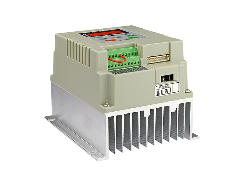 200N單相水泵變頻器，220V供水變頻器，恒壓供水變頻器